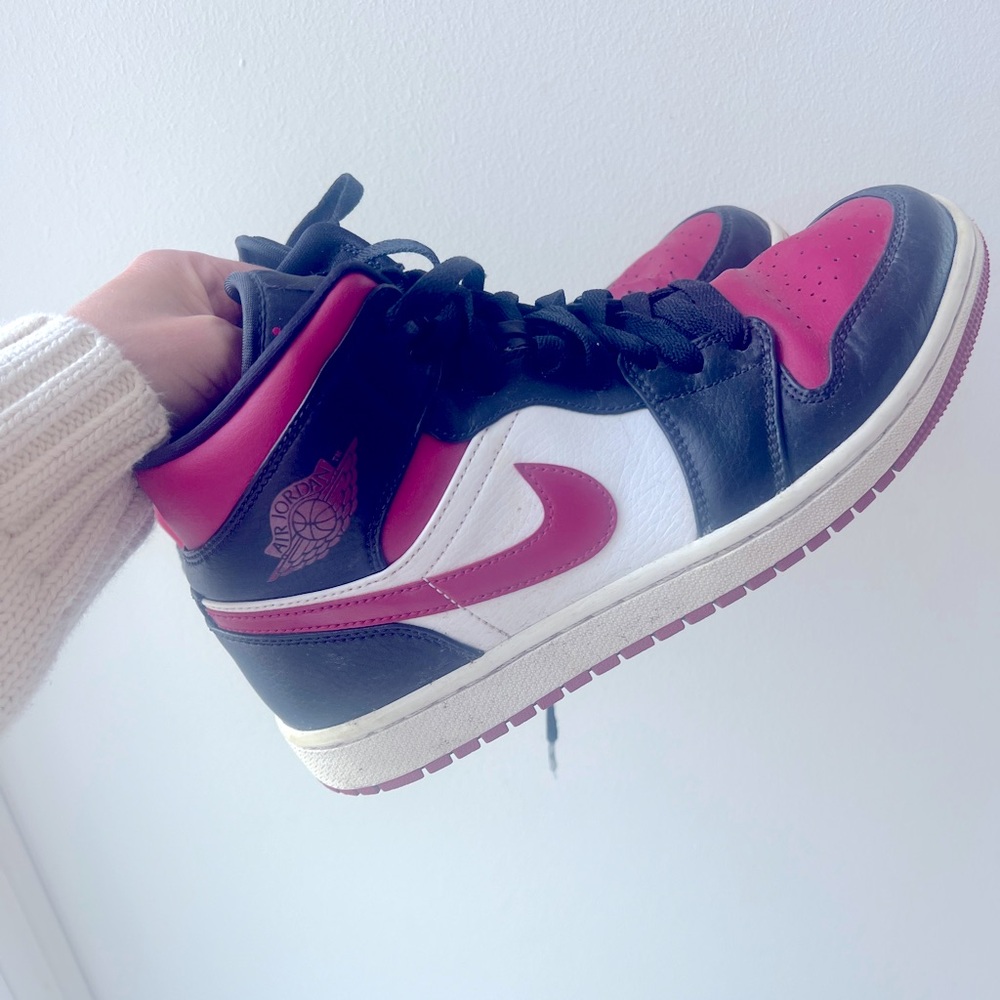 Nike Air Jordan 1 Mid Bred Toe Black Noble Red White